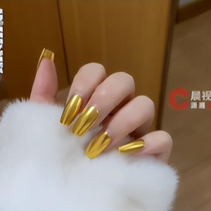 kaiyun-女子用20g黄金打造新年美甲，称用自己穿戴甲定做的，最新回应：是真金，过年就要装一把